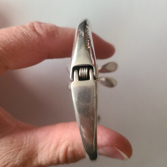 Uno de 50 Sterling Silver Plated Hinged Bangle Bracelet - Picture 4 of 5